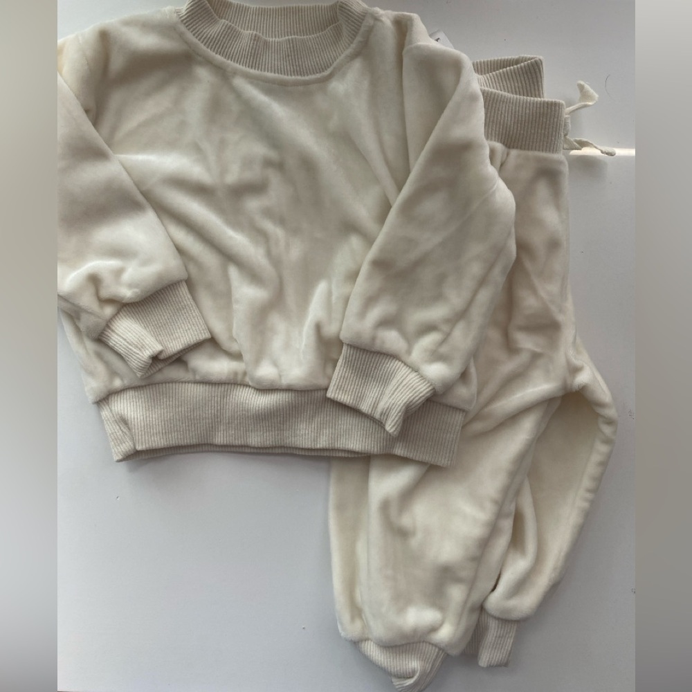 Charlotte & Star Cream Sweatsuit Set / Size 3-6m / EUC